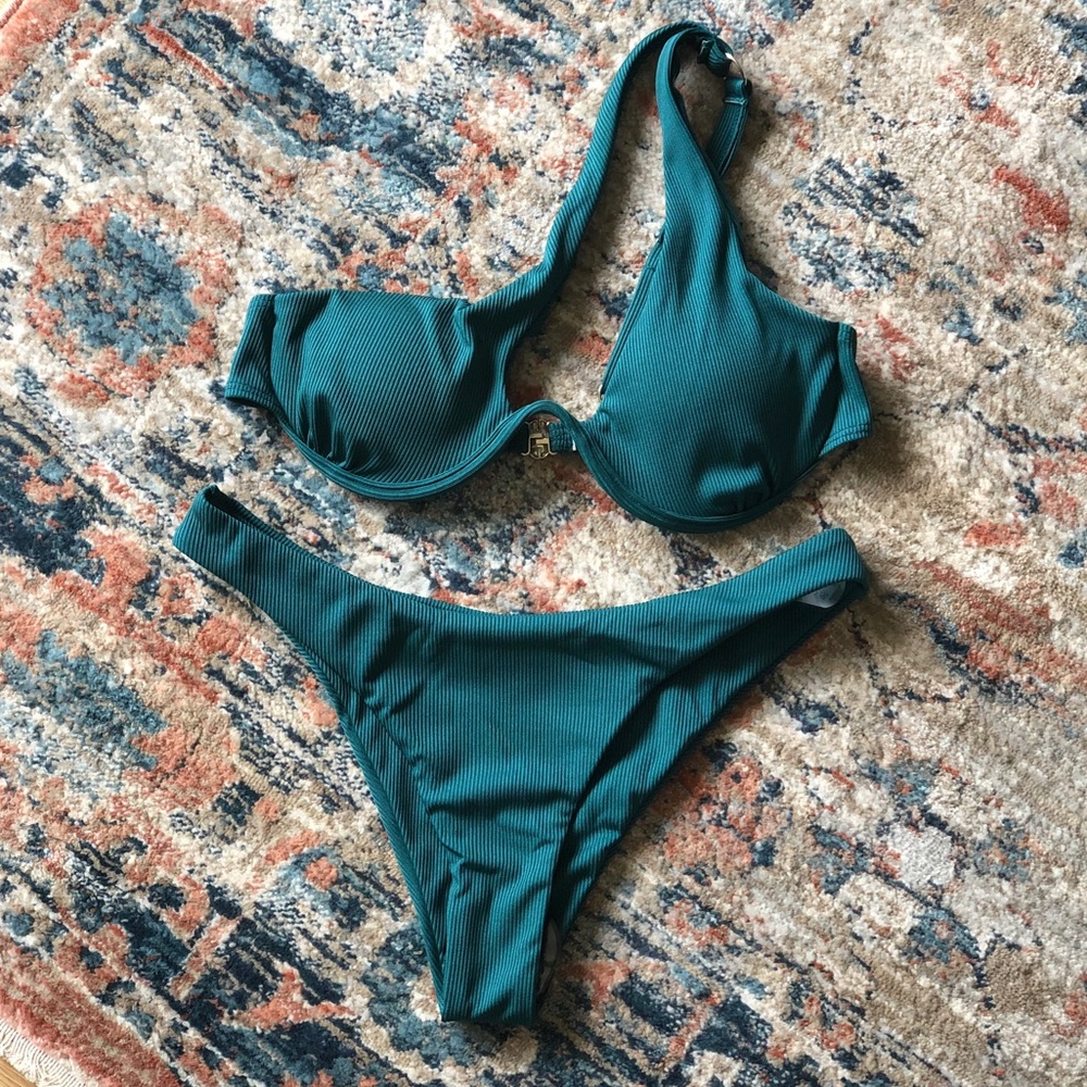 Underwire one shoulder bikini
